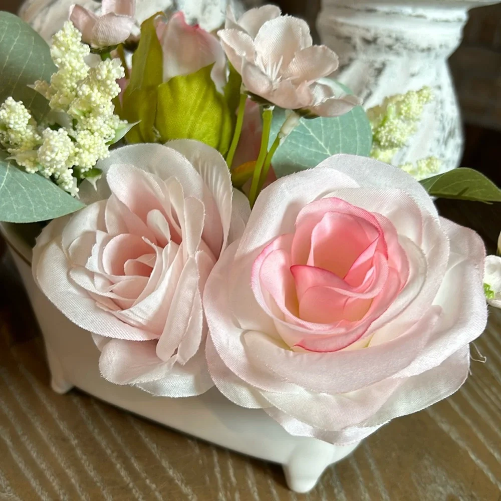 NEW! Shabby Chic Vintage Claw Foot Ceramic Bathtub Roses Faux Floral Arrangement